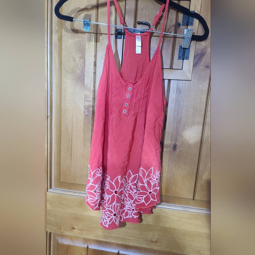 Red white flower detail tank top xhilaration size S